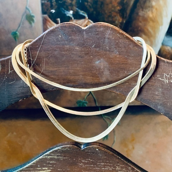 ✨💛 Gold Tone Three Tier Snake Chain ✨💛 - Picture 1 of 8